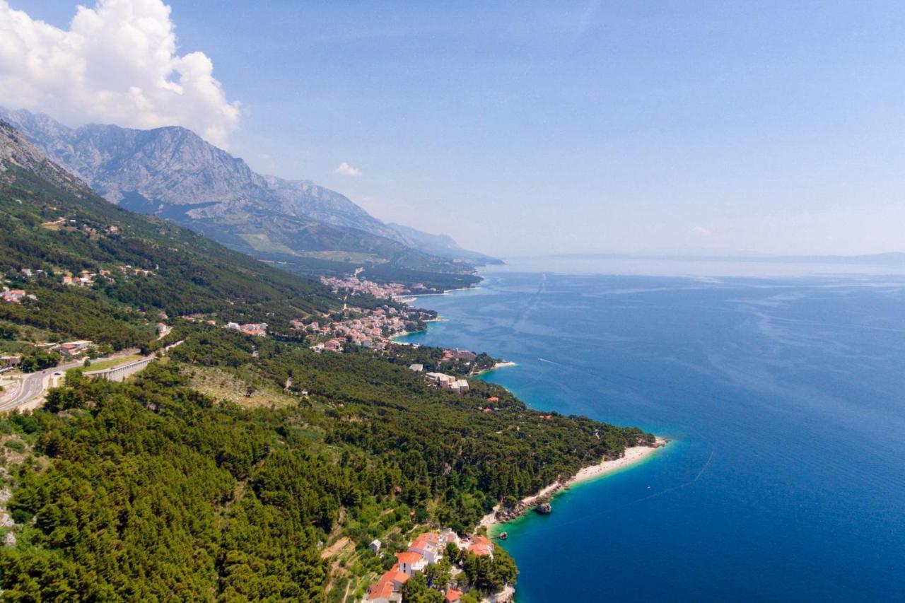 Apartments With A Parking Space Brela, Makarska - 18495 Zewnętrze zdjęcie