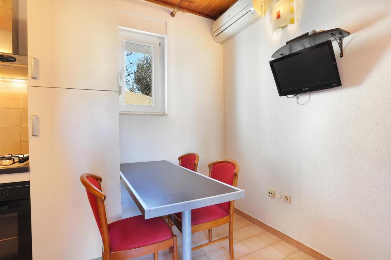 Apartments With A Parking Space Brela, Makarska - 18495 Zewnętrze zdjęcie