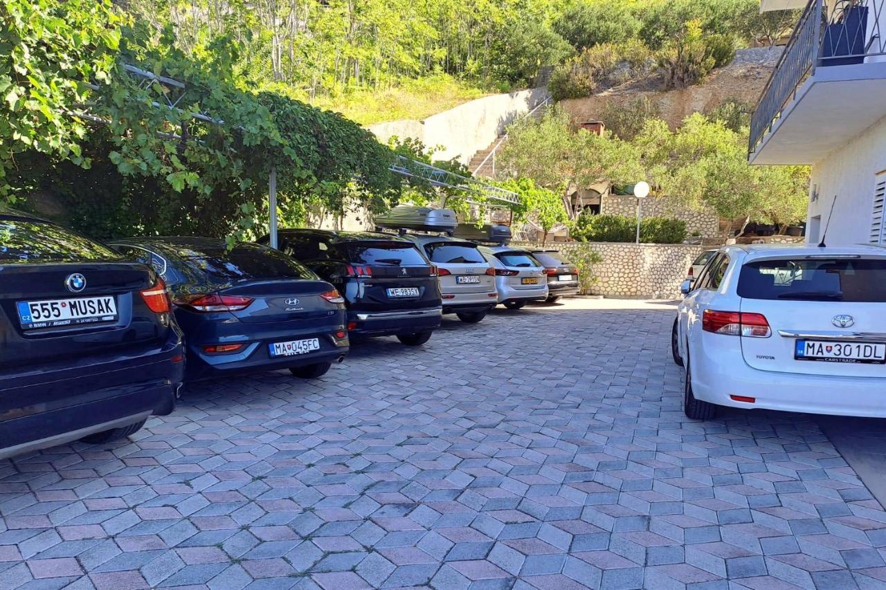 Apartments With A Parking Space Brela, Makarska - 18495 Zewnętrze zdjęcie